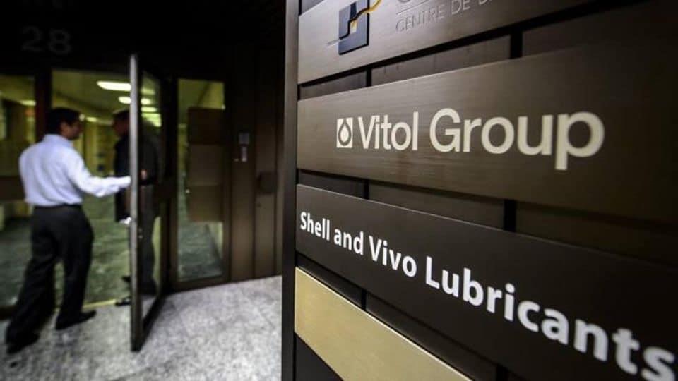 Presentan otra denuncia ante FGR por sobornos de Vitol