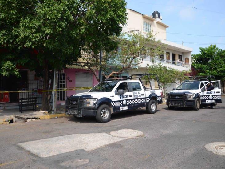 Sujeto armado asalta tienda de conveniencia en el puerto de Veracruz