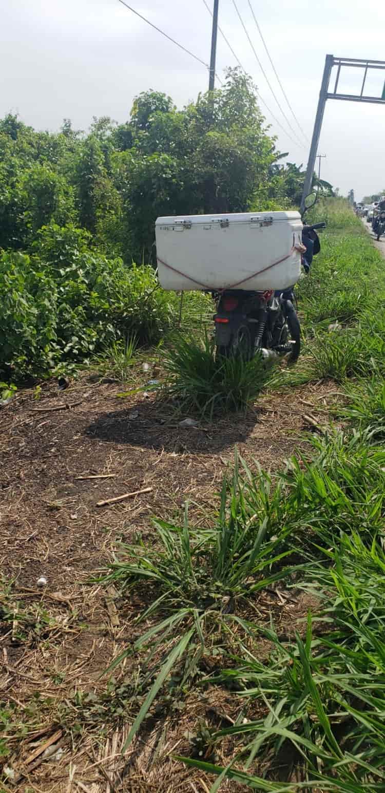 Repartidor de tortilla se accidenta en su motocicleta en Cosamaloapan