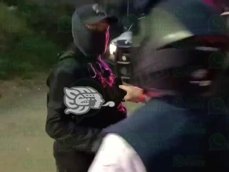 Reportan agresión de policías a periodistas durante manifestación en Xalapa