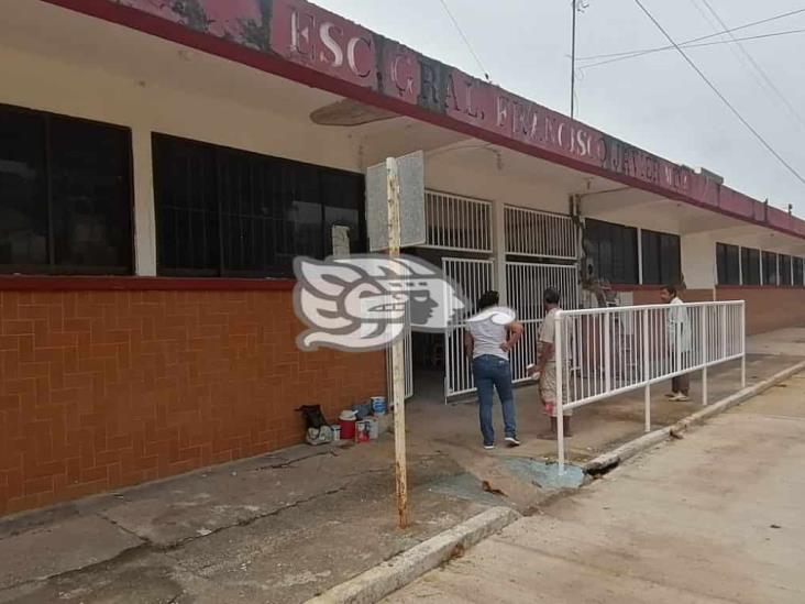 Se aplican para posible retorno a clases en escuela primaria de Coatzaccoalcos