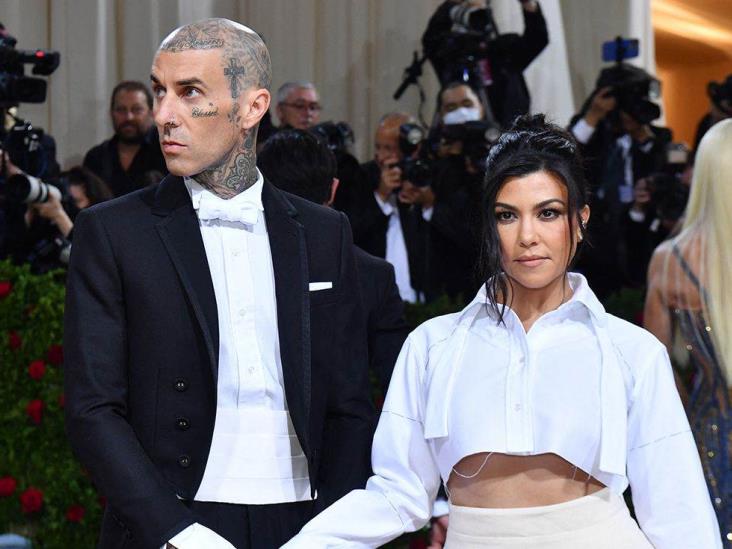 Médico recomendó a Kourtney Kardashian beber semen de Travis Barker