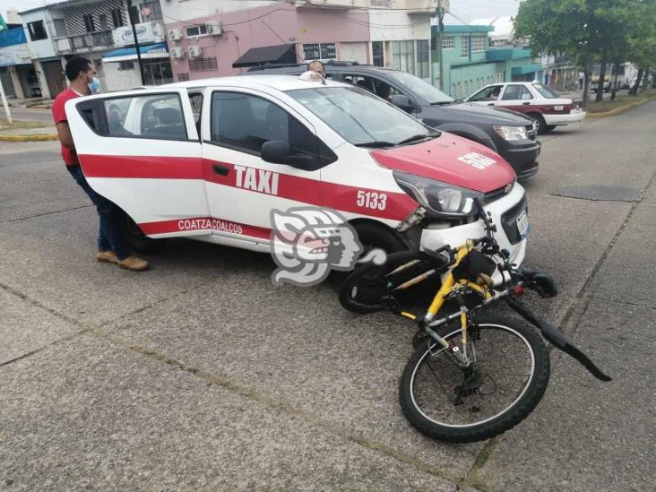 Percance vial en Pedro Moreno y Llave de Coatzacoalcos