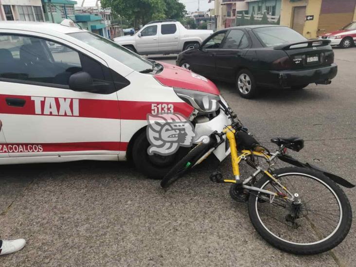 Percance vial en Pedro Moreno y Llave de Coatzacoalcos