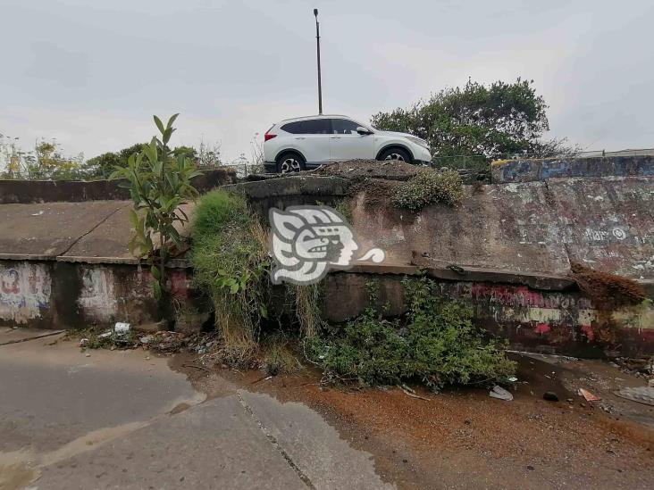 Peligroso deslave en la avenida Zaragoza de Coatzacoalcos