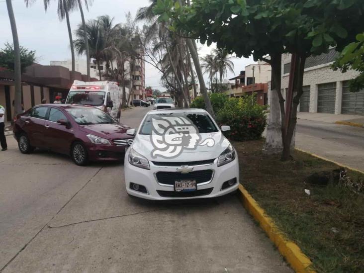 Tres lesionados deja choque contra objeto fijo en Coatzacoalcos