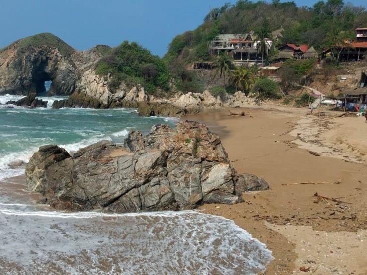 Zipolite, la única playa nudista en México