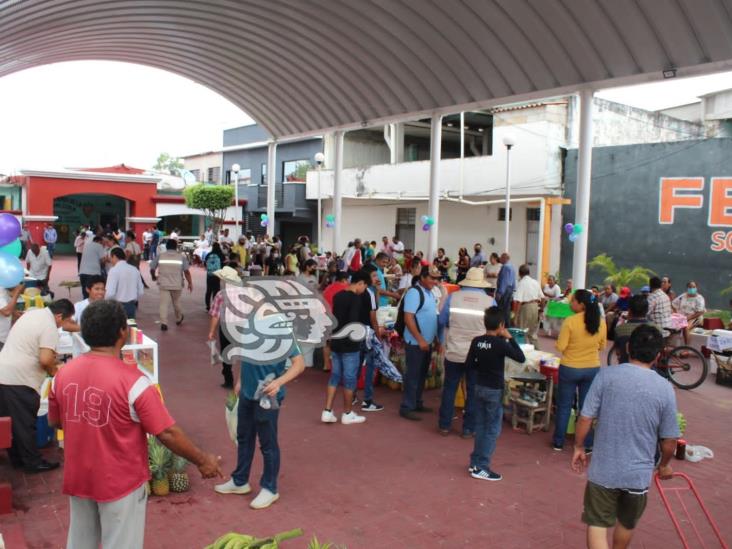 Tercer mercadito del programa ‘sembrando vida’ en Agua Dulce