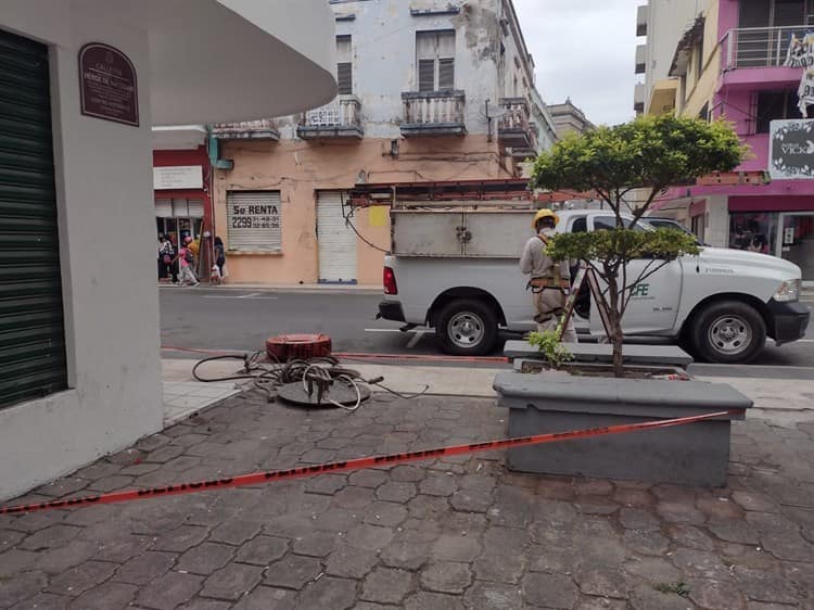 Reportan robo de cableado en calles del centro de Veracruz