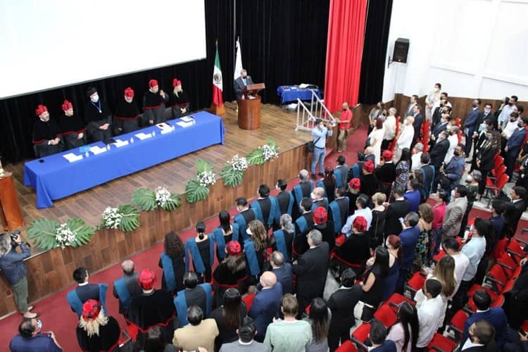 UCC entrega doctorado honoris causa al ministro en retiro José Ramón Cossío Díaz