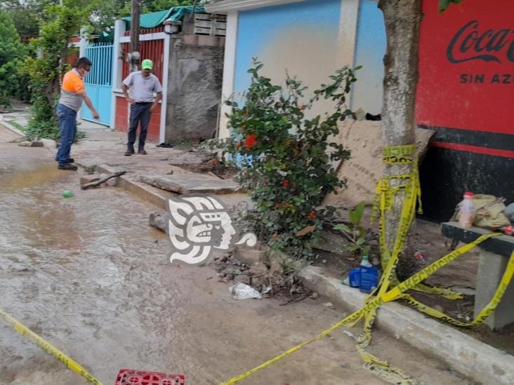 Ordenan suspender construcción de pozo en calles de Jáltipan