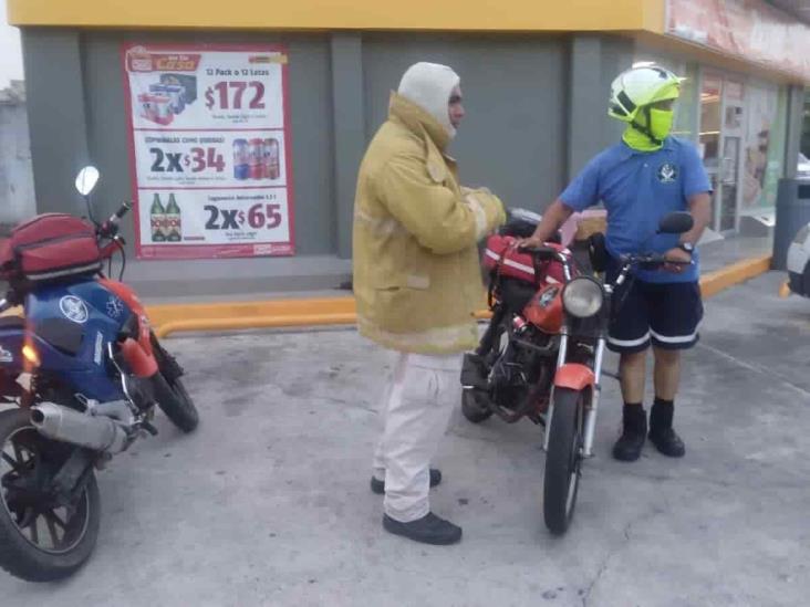 Vecinos son picados por abejas fuera de una tienda en fraccionamiento Puente Moreno