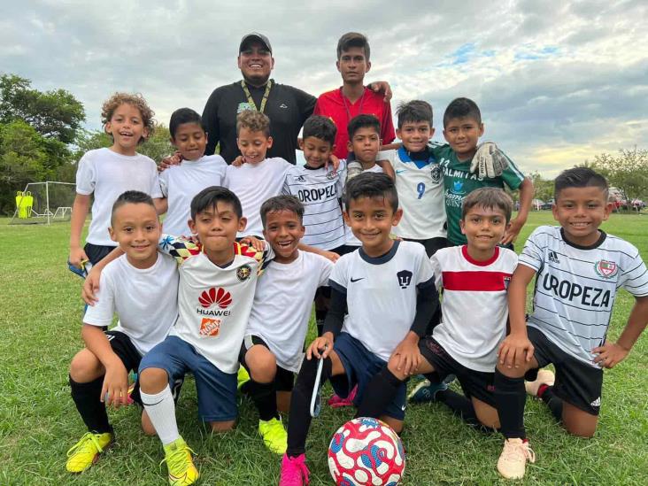 Liga Roberto Oropeza se prepara para el Campeonato Estatal de Fútbol en Coatzacoalcos