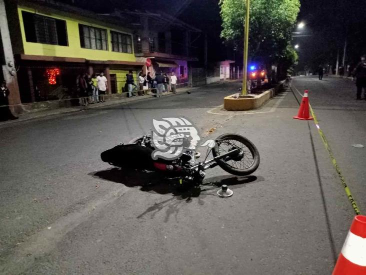 En Chocamán, 2 hermanos mueren al derrapar moto en que viajaban y golpearse la cabeza