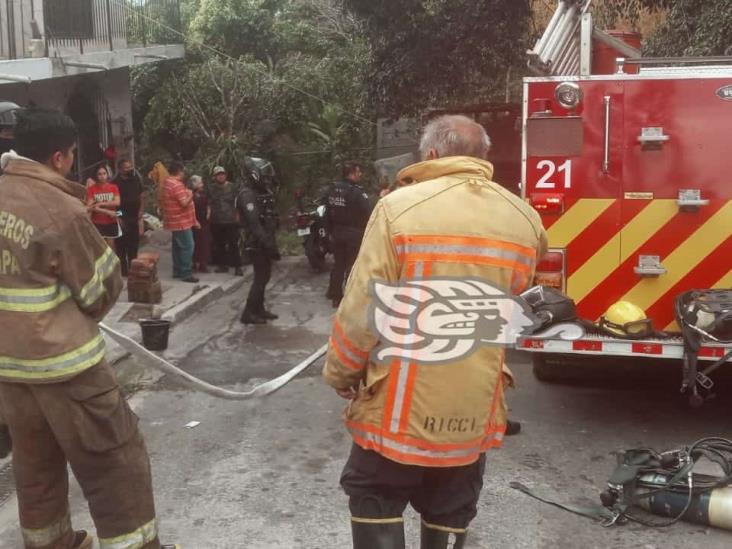 Incendio de casa en colonia Álvaro Obregón, en Xalapa, moviliza a Bomberos