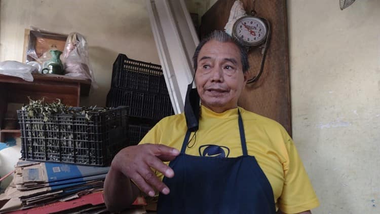 Lluvias empeoran situación de calles en el mercado Unidad Veracruzana