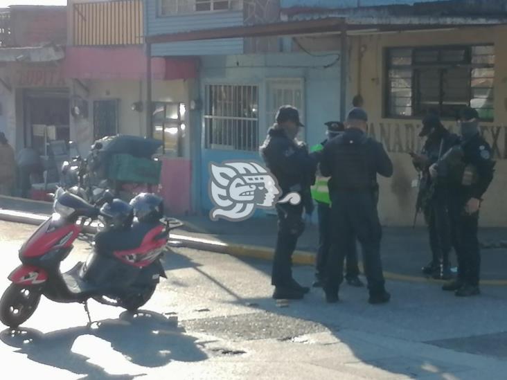 Motociclista derrapa en Río Blanco y termina en el hospital