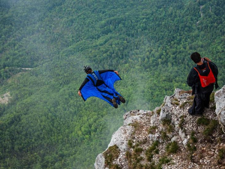 Salto BASE, el deporte más peligroso del mundo