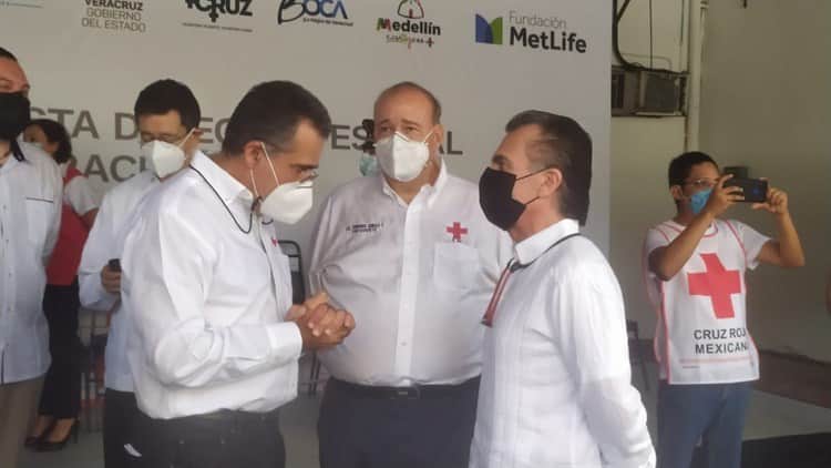 Toma protesta nuevo delegado estatal de la Cruz Roja