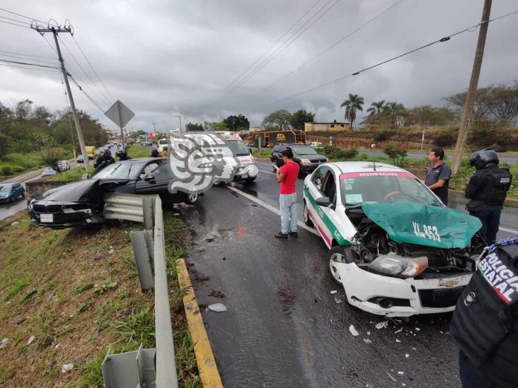 3 heridos tras choque cerca de la Central de Abastos, en Xalapa