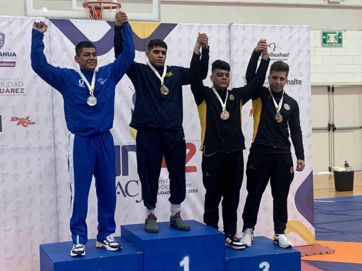 Suman 5 medallas representantes de luchas en la Universiada Nacional UABJ-2022