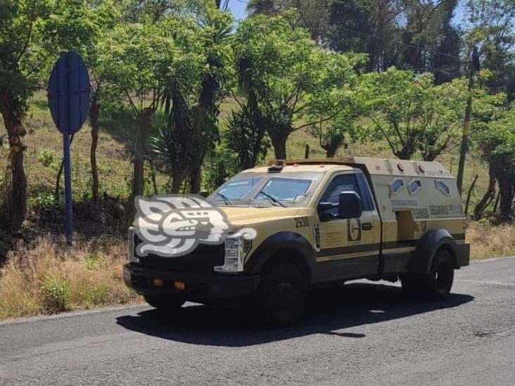 Camioneta se sale del camino en la Misantla- Martínez de la Torre