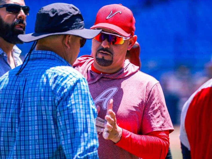 Héctor Páez toma riendas de El Águila por suspensión de Peque Valdez