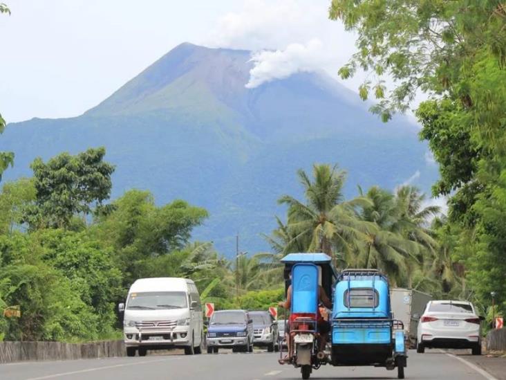 Entró en erupción el volcán filipino Bulusan