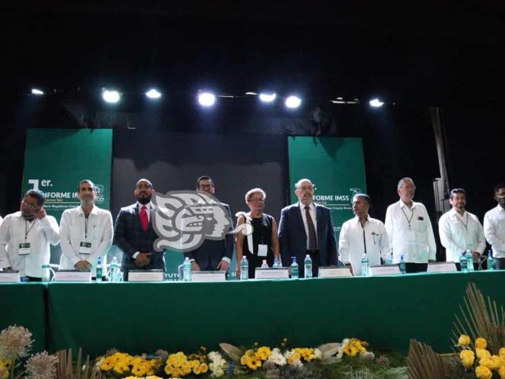 Rinde titular del IMSS en Veracruz su primer informe de labores