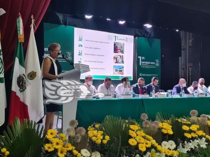 Rinde titular del IMSS en Veracruz su primer informe de labores