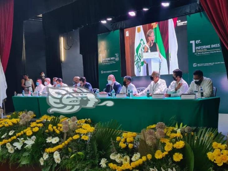 Rinde titular del IMSS en Veracruz su primer informe de labores