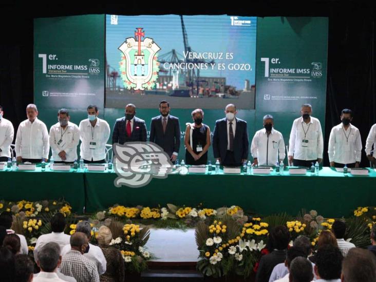 Rinde titular del IMSS en Veracruz su primer informe de labores