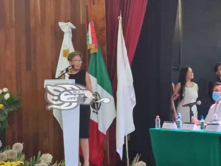 Rinde titular del IMSS en Veracruz su primer informe de labores