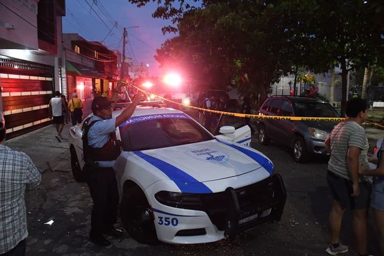 Explosión cimbra fraccionamiento en Boca del Río; olía a pólvora dicen vecinos