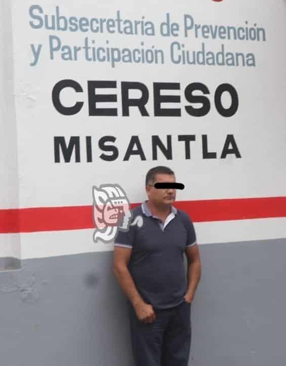 Detienen a contralor del ayuntamiento de Misantla; lo señalan por presunta violación