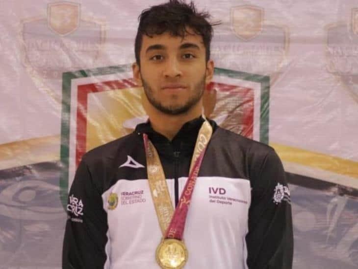 Álvaro Pineda Licea logra primera medalla de oro para Veracruz en natación