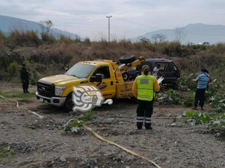 Muere mujer tras volcar su camioneta en la autopista Córdoba-Puebla