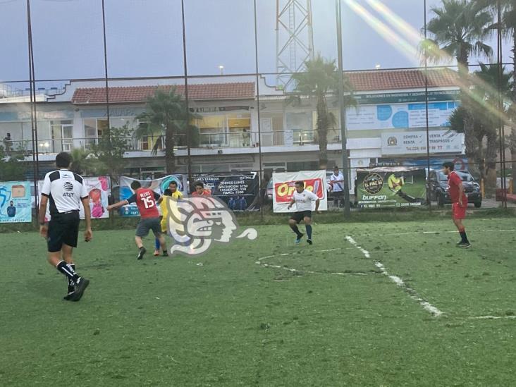 Emoción y disciplina, regala el Torneo de Futbol Órale! Xalapa a jugadores de su liga