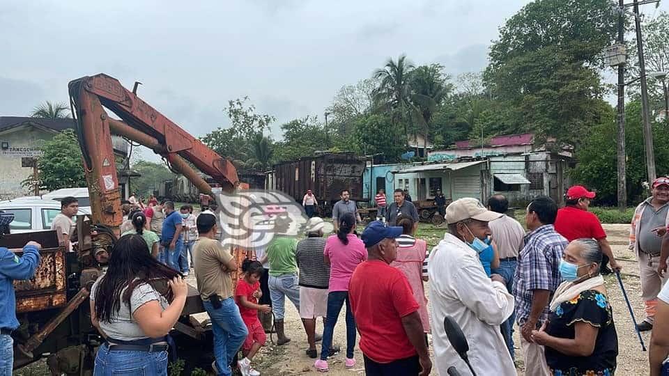 Censan viviendas cercanas a derecho de vía en Las Choapas