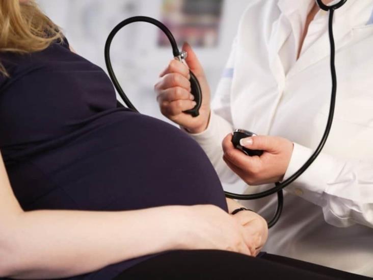 Hipertensión, principal morbilidad durante embarazos en Veracruz