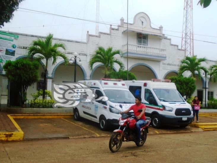 Por despidos injustificados, paran labores empleados de Soteapan