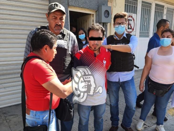 Capturan a ladrón que atacó a empleada de pastelería en Xalapa