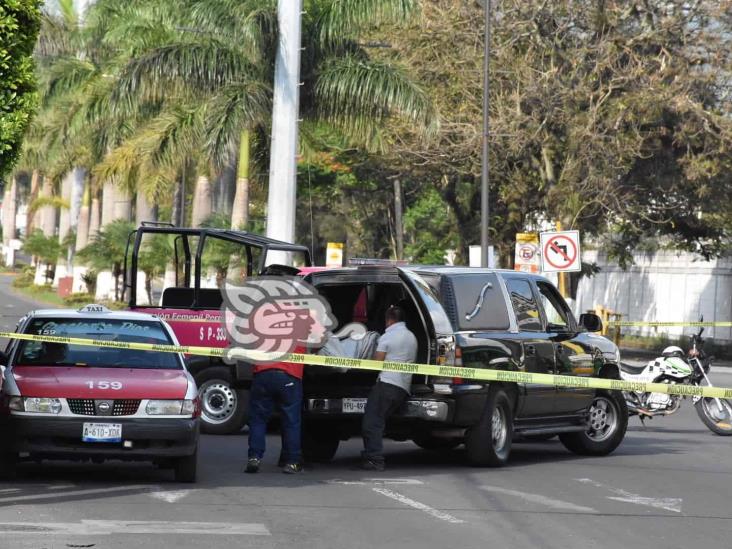 Mientras era trasladado a un hospital, muere hombre dentro de un taxi en Ixtac