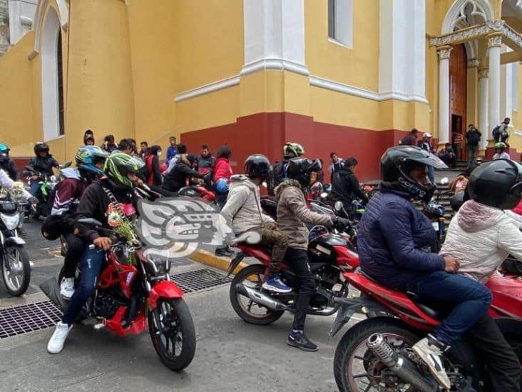 Bikers de Huamantla peregrinan hasta la catedral de Xalapa