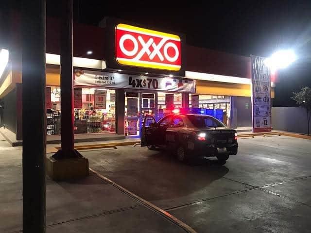 Sujetos armados roban tienda de conveniencia en Papantla