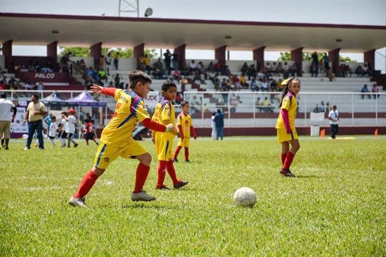 Gran ambiente en las canchas con la “Copa de Futbol 500 Años”