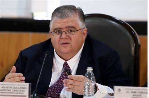 Agustín Carstens advierte riesgos de mega inflación