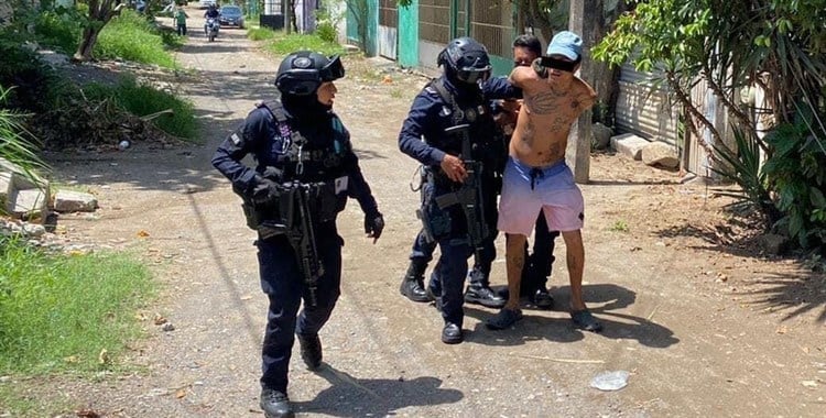 Mujer logra escapar de su agresor en colonia de Veracruz, la retuvo por 10 días
