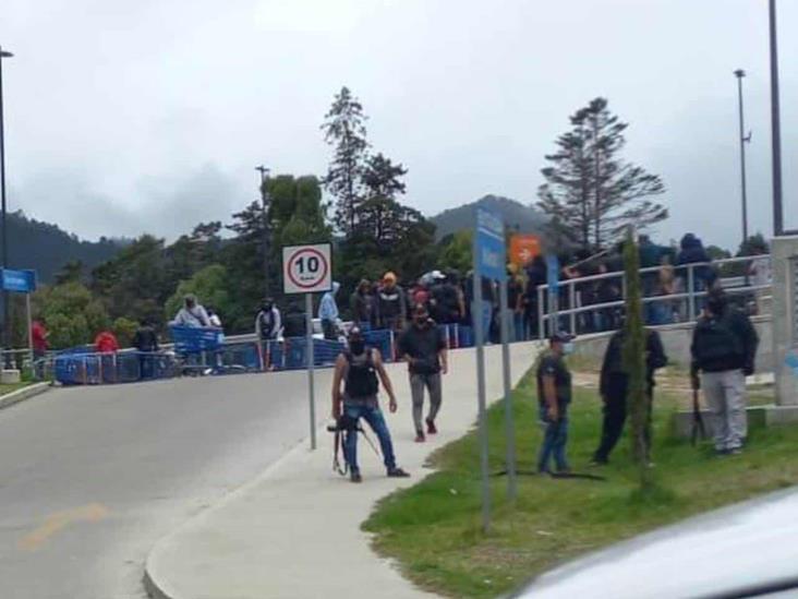 Reportan bloqueos y disparos en San Cristóbal de las Casas, Chiapas