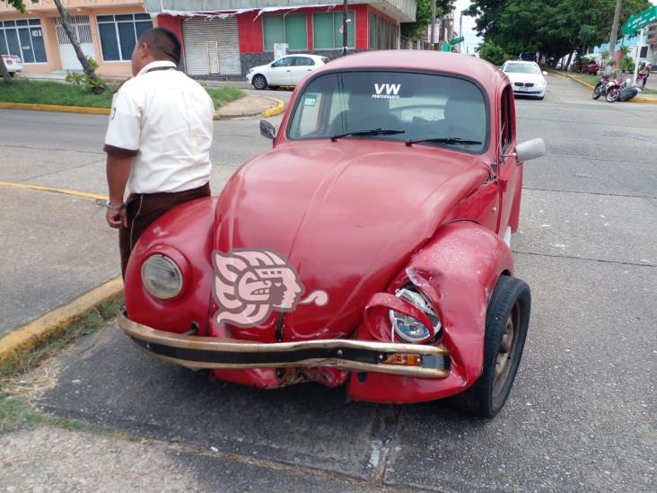 Accidente deja daños mínimos en la María de la Piedad